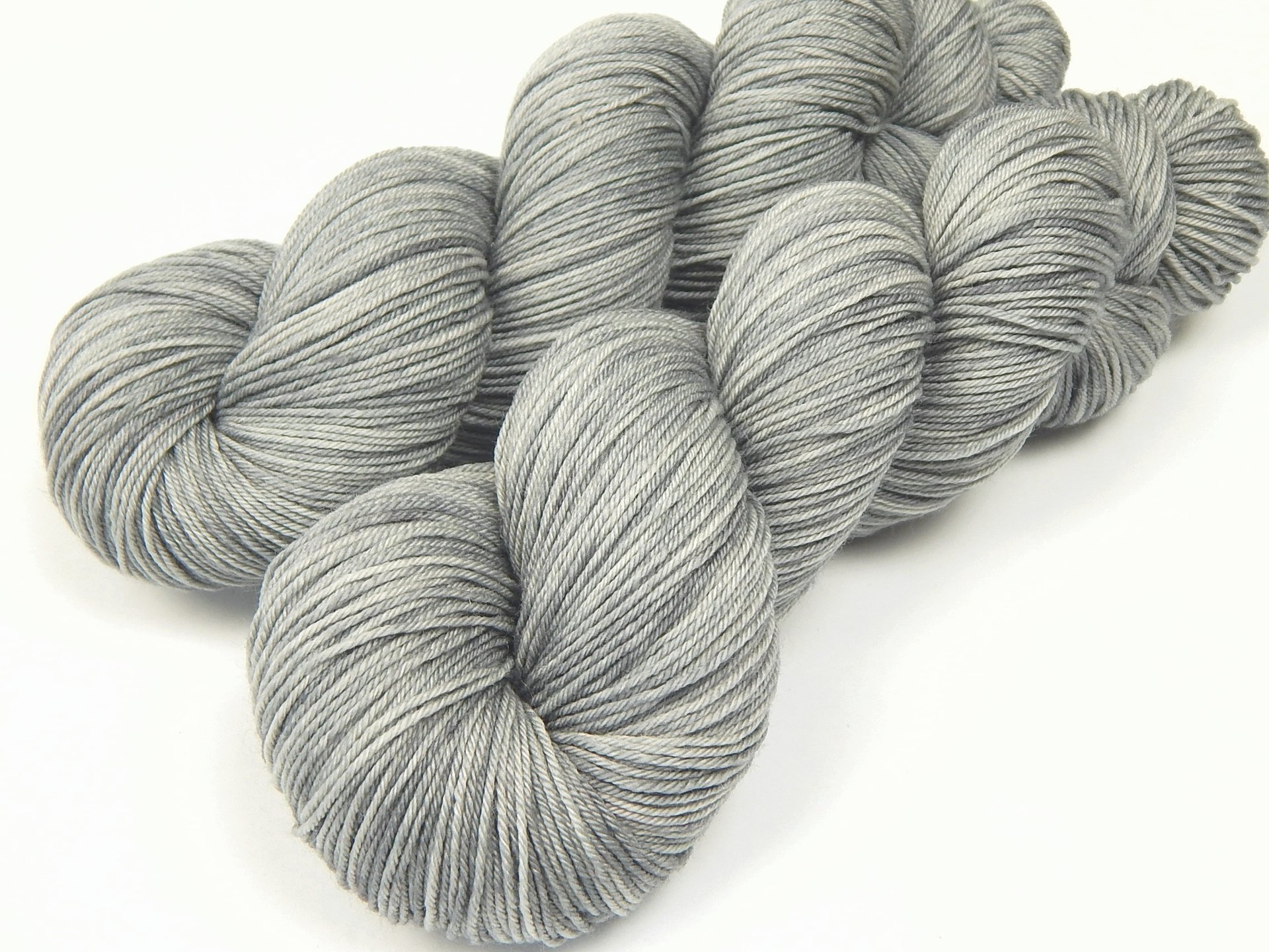 hand-dyed-yarn-sock-fingering-weight-4-ply-superwash-merino-wool